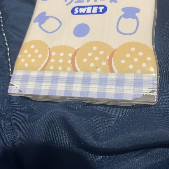 iphone 12 pro max phone casing (comes together) - Picture 3 of 4